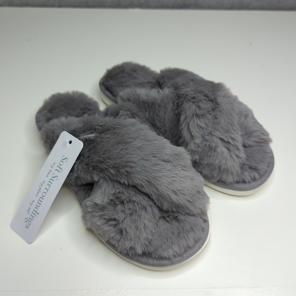 New Soft Surroundings Gray Faux Fur Criss Cross Slip On Slippers Womens‎ S Fuzzy